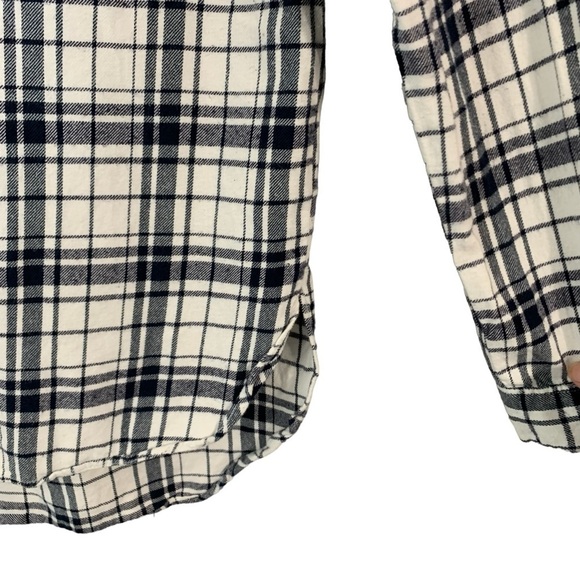 Sundry navy white plaid flannel button down. Size 2 (8-10) M‎ - Picture 5 of 9